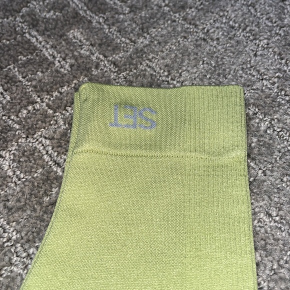 SET ACTIVE Sculp Flex Seamless High Waisted Leggings- “light green” - Picture 5 of 6